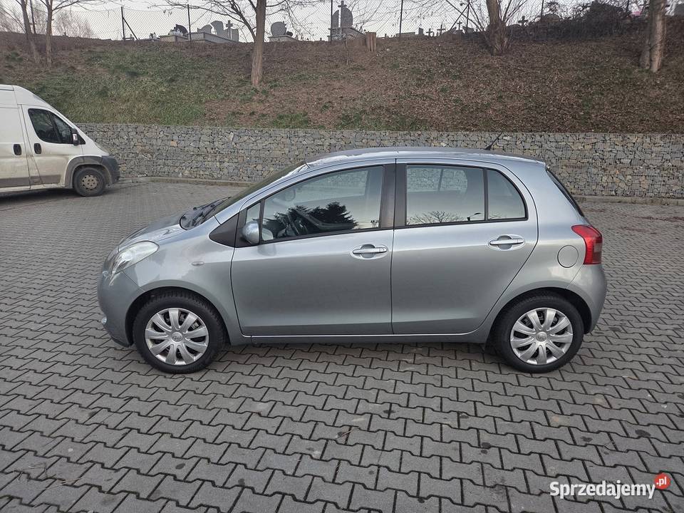 Toyota Yaris II 10 Benzyna na łańcuszku Sprawna Tarnów