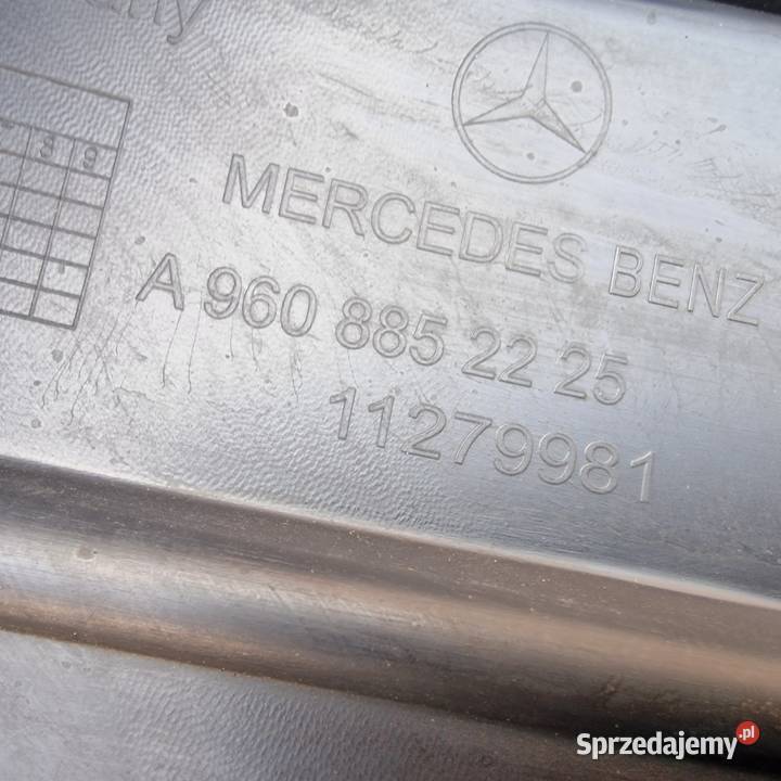MERCEDES AROCS SPOILER ZDERZAKA OKULAR PRAWY Bieleń