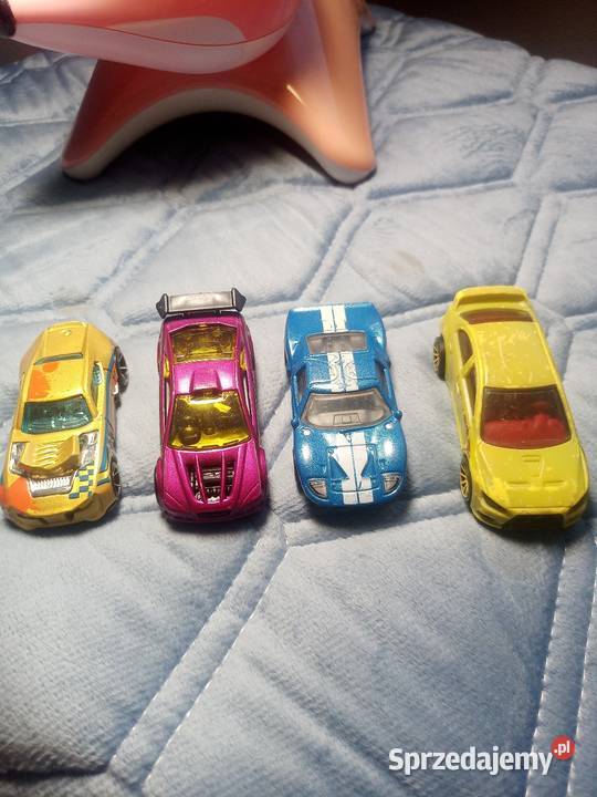 Sprzedam tanio stare samochodziki miniaturki świętokrzyskie sprzedam