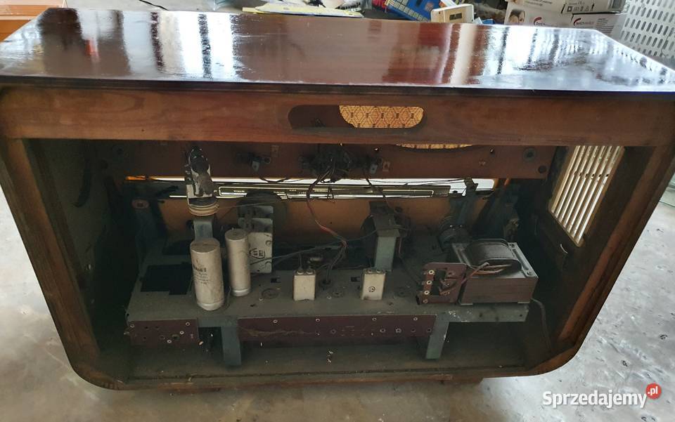Zabytkowe polskie radio PRL marki ZRK