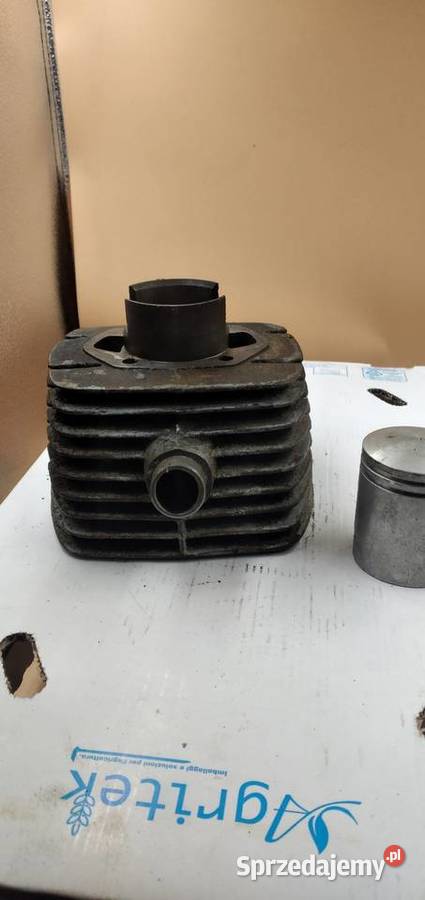Cylinder wsk 125 nominał plus tlok prl Skarżysko-Kamienna