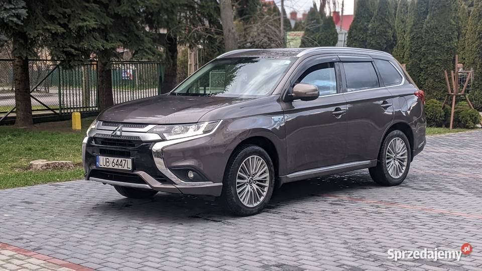 PHEV hybryda Plugin 20 Mitsubishi