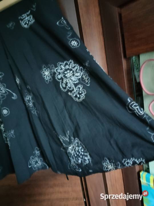 Czarna letnia spódnica do kolan rozmiar L Rozmiar 42(XL) mazowieckie Warszawa