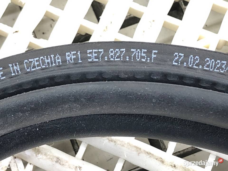 USZCZELKA KLAPY BAGAŻNIKA SKODA OCTAVIA IV Kombi