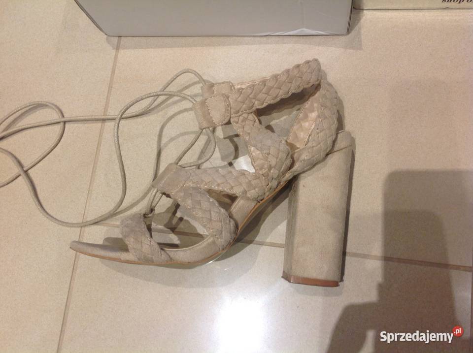 Zamszowe Sandałki Beżowe wiązane Damskie r 35 j inna sprzedam