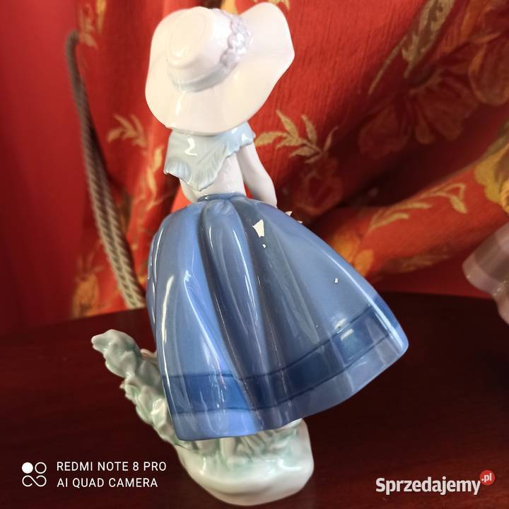 Lladro Figurka Daisa Z koszykiem piknikowym Hand pomorskie