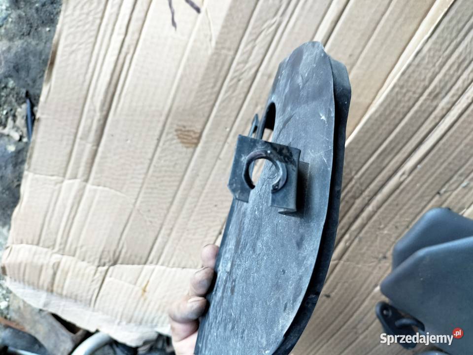 Audi 80 B4 80B4 20 OSŁONA DOLOT POWIETRZA Pozostałe Kamień-Kolonia