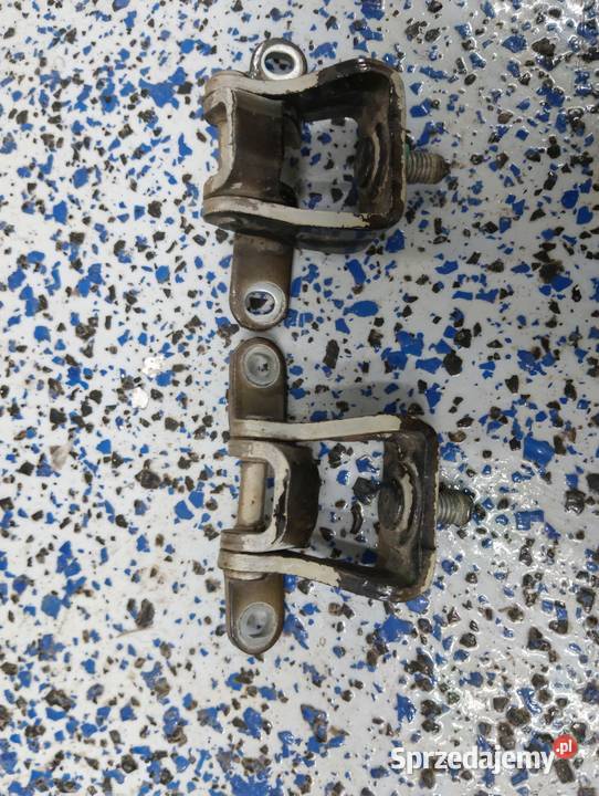 Zawiasy klapy bagażnika Skoda Octavia 2 Zawiasy, bolce i prowadnice sprzedam