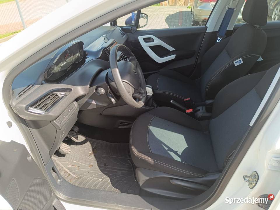 Peugeot 208 I 10 VTI 68 2014 radio podkarpackie Sanok