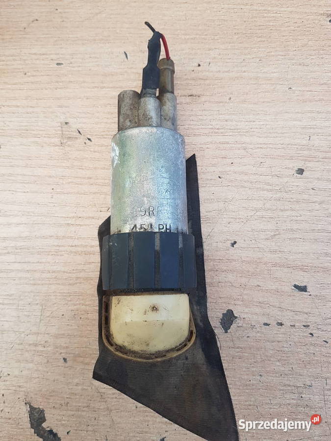 FORD 16 20 BENZYNA POMPA PALIWA W ZBIORNIKU wielkopolskie Turkowice sprzedam
