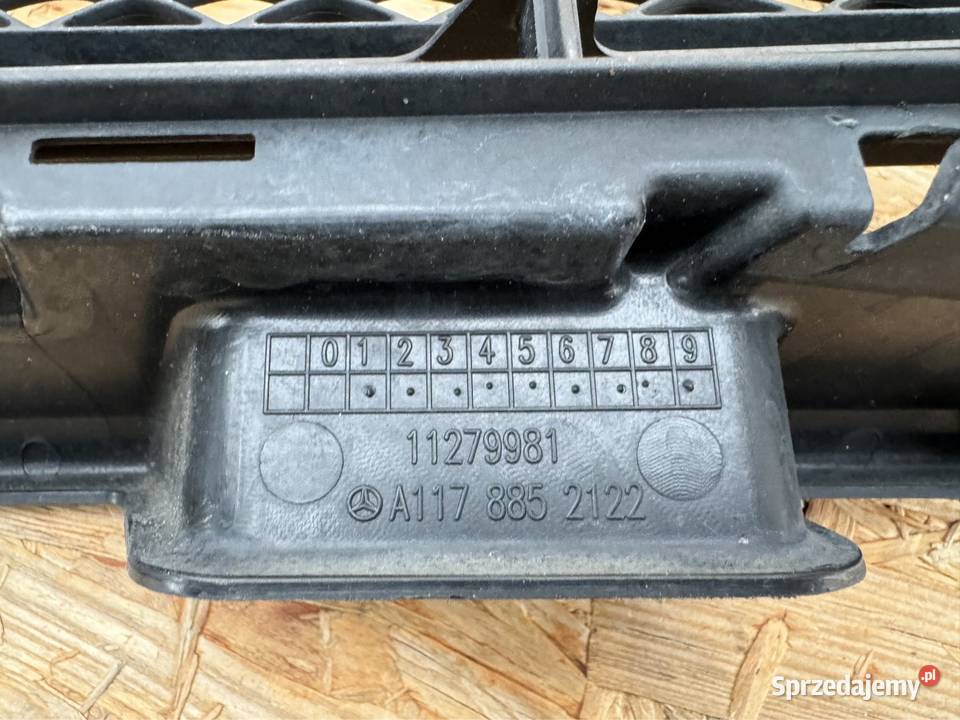 Środkowa kratka zderzaka przód cla w117 amg Sieraków sprzedam