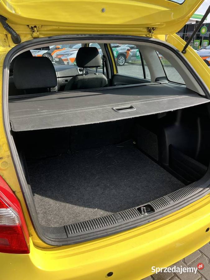 Skoda Fabia Kombi 14 Benzyna 2009 Żółta Faktura sprzedam