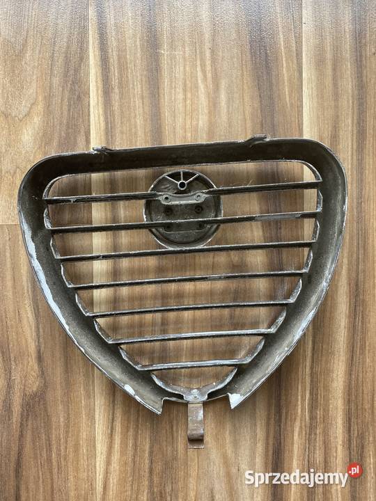 Grill Alfa Romeo GIULIA NUOVA 105115 z logo sprzedam