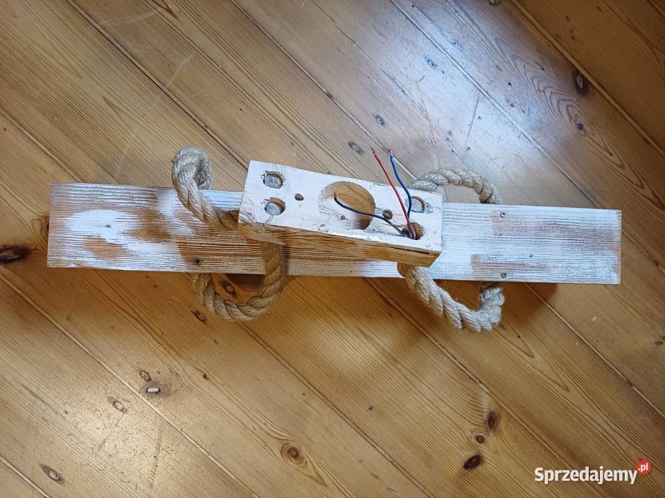 Drewniana lampa wisząca