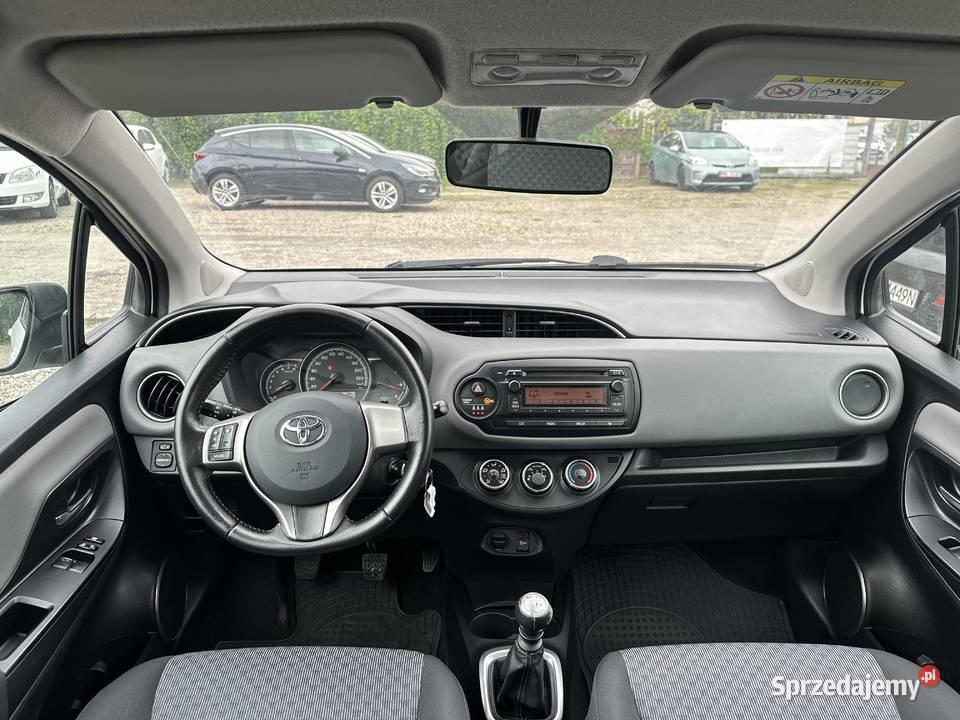 Toyota Yaris 13 benz6 biegówKlimaSalon IWL isofix Yaris Warszawa