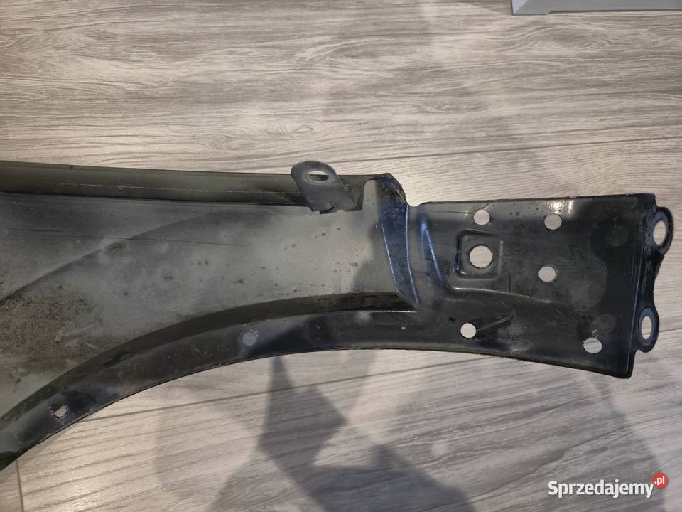 Prawy przedni błotnik Volkswagen Touareg III Szczerbice