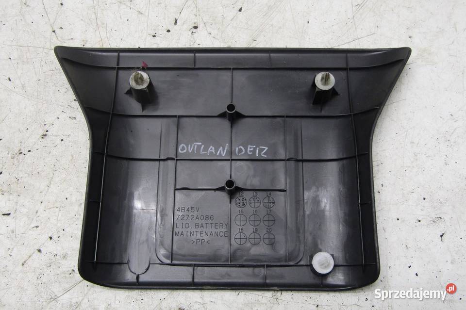 POKRYWA BEZPIECZNIKÓW AKUMULATORA MITSUBISHI