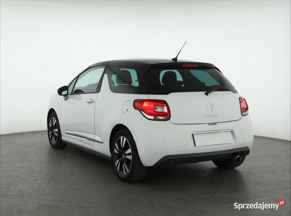 Citroen DS3 12 PureTech światła przeciwmgielne