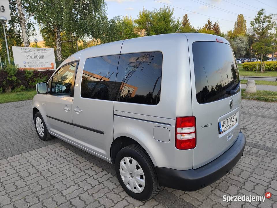 Syndyk sprzeda Volkswagen Caddy 16 TDI 2012r Rok produkcji 2012 Caddy