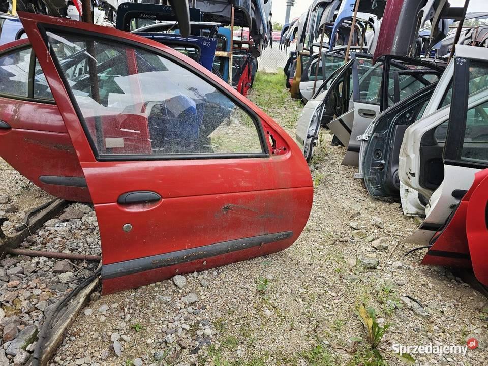 Drzwi renault megane 1 prawy przód Łagów