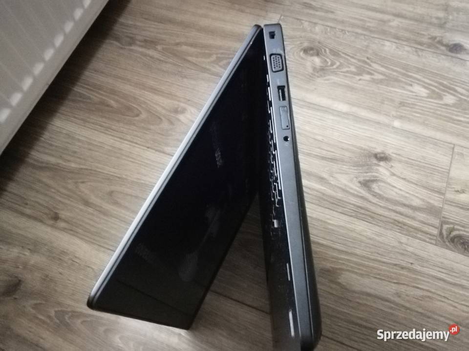 Dell 5590 super stan Windows 11 Dywity