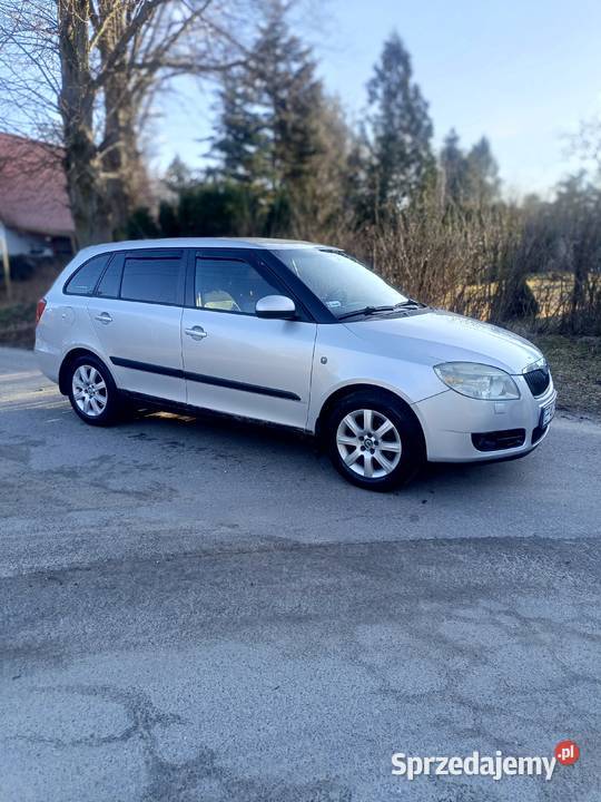 Skoda Fabia kombi polski salon światła przeciwmgielne Wrząca