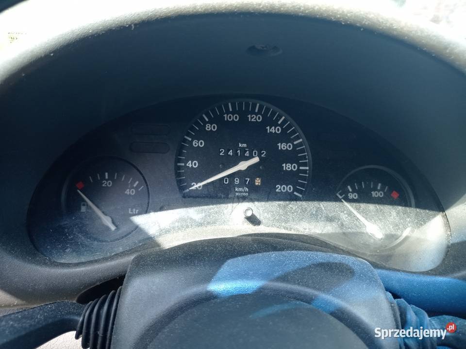 Opel Corsa 14 44 kW 1993 r dawca części Samochody na części