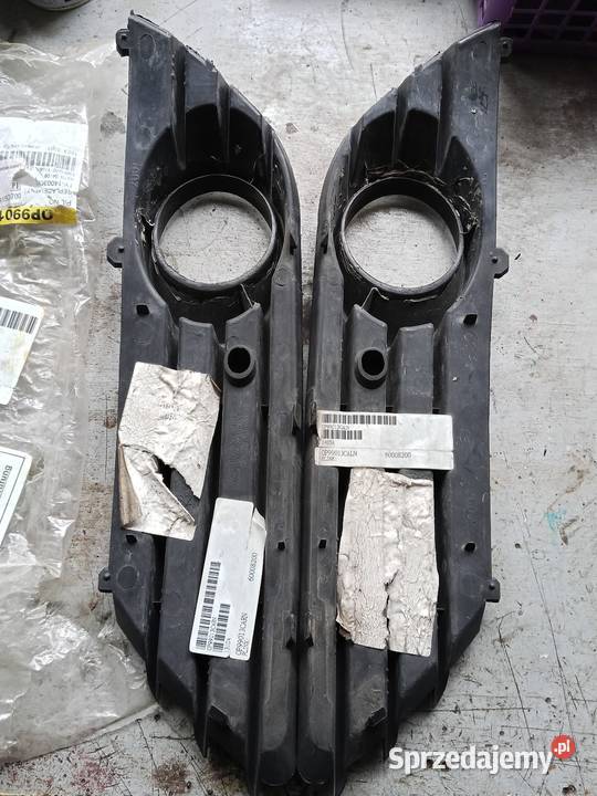 Opel Astra H 0406 atrapy halogenów sprzedam