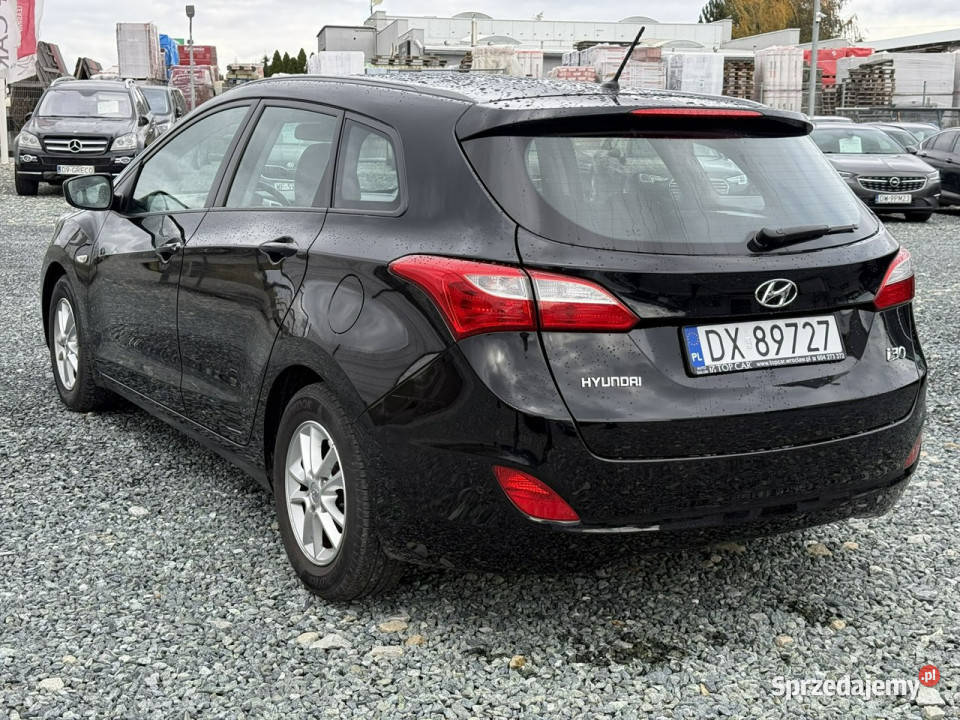 Hyundai i30 II 14 16V MPI 99 2014r 105 zadbany i30 Wojkowice