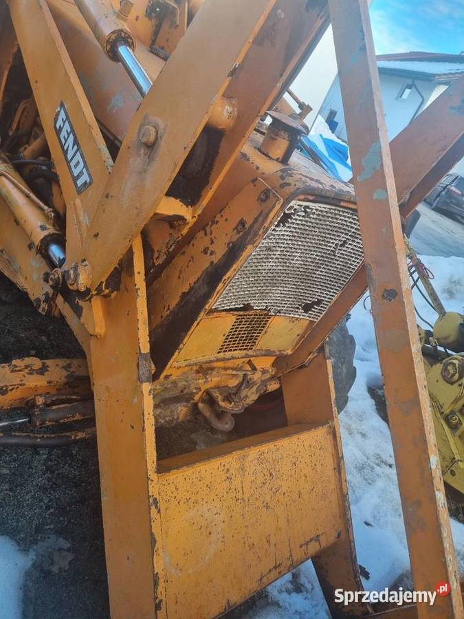 Koparko ładowarka fendt ts65 świętokrzyskie Suchedniów