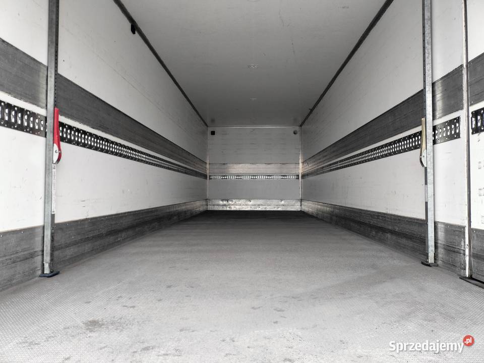 MAN TGM 15250 4x2 KONTENER IZOTERMA WINDA Rok produkcji 2018 Częstochowa