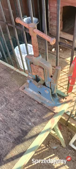 Stół hydrauliczny z Pionierem i