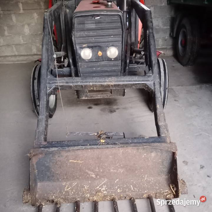 Tur ładowacz czołowy