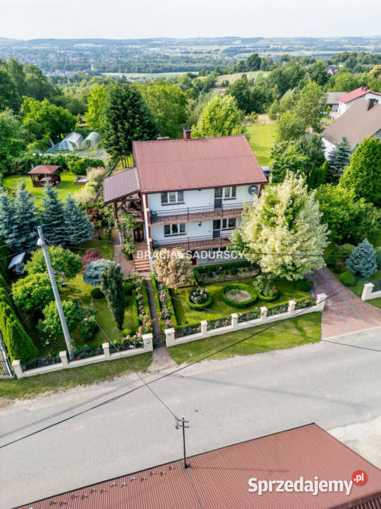 Dom wolnostojący Zręczyce 250m2 do zamieszkania sprzedam
