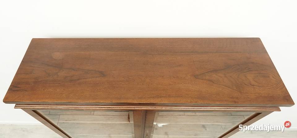 Zabytkowa witryna z lat 30tych w stylu art deco