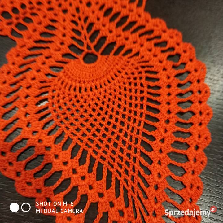 Bieżniki szydełkowe czerwone śiateczne Straszęcin sprzedam