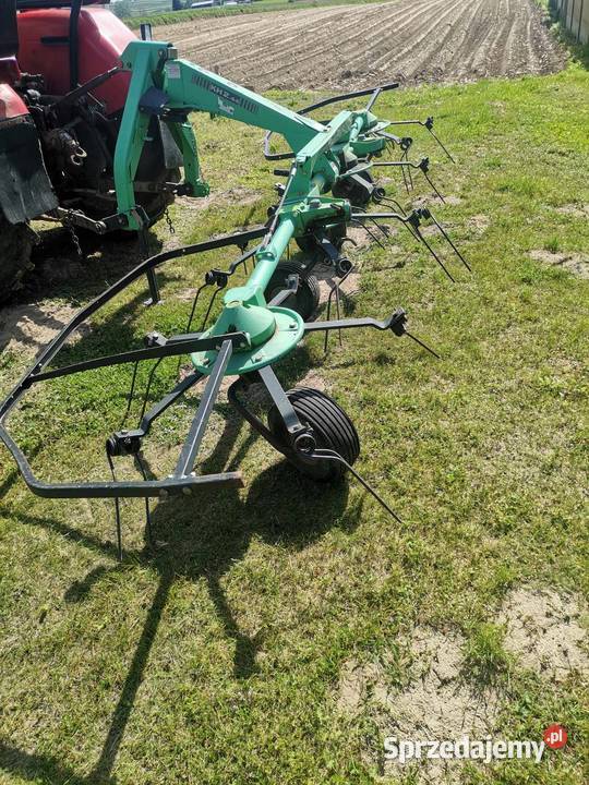 Sprzedam przewracarkę deutzfahr Zgrabiarki i przetrząsacze Klimontów sprzedam