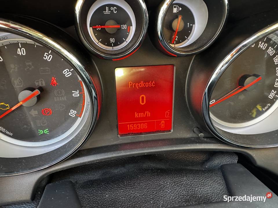 Opel Astra J zamienię na przyczepę kempingową nieuszkodzony