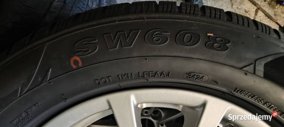Felgi z oponami zimowymi BMW Zwoleń sprzedam