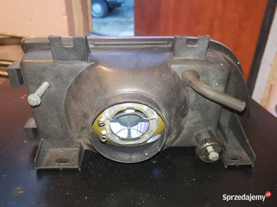 Lampa lewy przód FSO Polonez Caro Atu czarny osobowe Lampy przednie zachodniopomorskie Szczecin