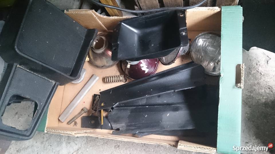 Wyposażenie deski rozdzielczej kratki Fiat 125p Ryki