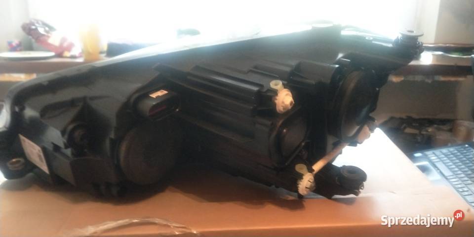 VW Golf VII lampa przednia prawa H7