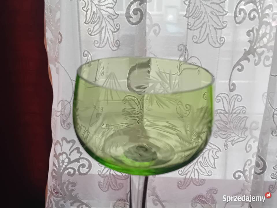 Kieliszek do wina ze szlifowaną zieloną czaszą Koźminek