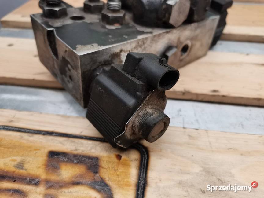 Blok zaworowy Hurlimann 6190 Master 834560 Wilkowo