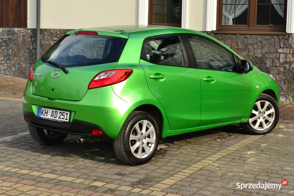 Mazda2 13B Sprowadzony opłacony super stan zielony Nowa Słupia