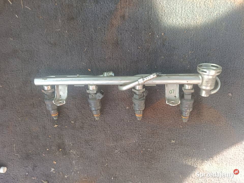 Listwa Wtryskowa 18t Audi A4 B5 a35 osobowe Listwy wtryskowe