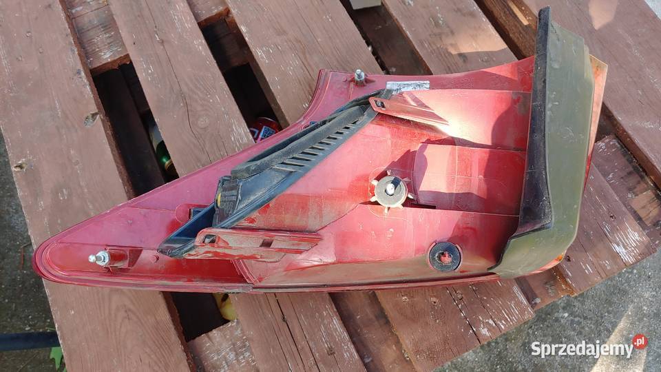 Peugeot 407 Lampa lewa tył lift