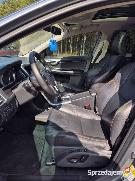 VOLVO XC60 2017r T5 Benzyna