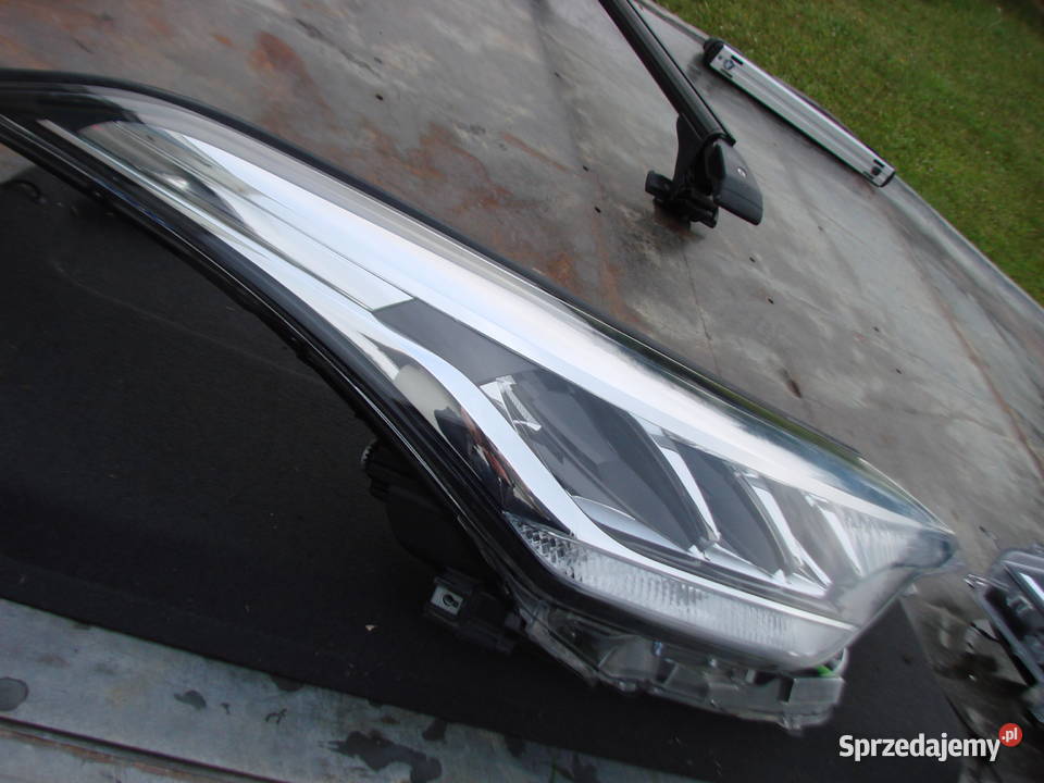Toyota RAV4 RAV4 V reflektor LED ORG KPL sprzedam