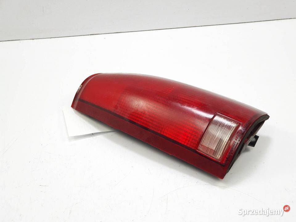 LAMPA PRAWA TYŁ GMC YUKON DENALI 1999 Pozostałe Lipno sprzedam